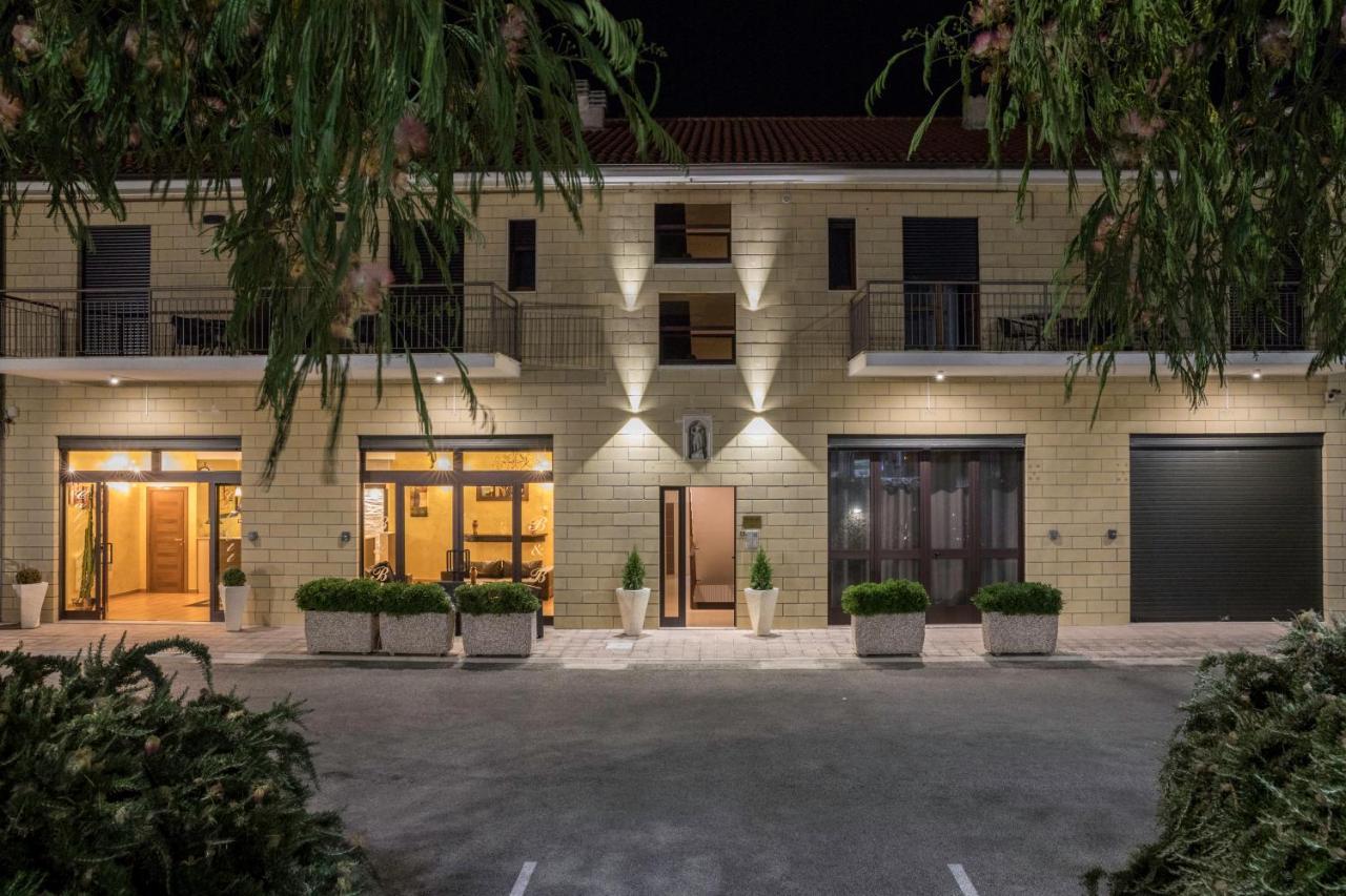 Affittacamere Villa Bisceglia Monte SantʼAngelo Екстериор снимка